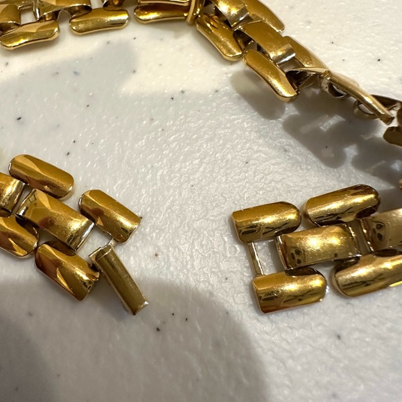 Vintage Gold Tone Collar Chain Statement Necklace, flat lay - Picture 11 of 11